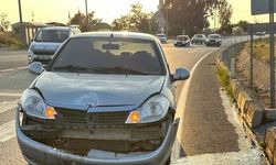 Seyir halindeki otomobile arkadan çarptı:1 yaralı