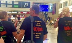 Antalya'da Alman turistlerin üzerindeki tişört dikkat çekti!
