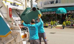 Alanya'da belediye ekipleri 5 bin 327 ton çöp topladı