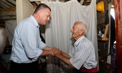 Kaymakam Ürkmezer yangınzede aileyi ziyaret etti