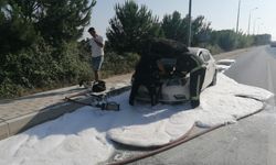 Hareket eden otomobil aniden yanmaya başladı