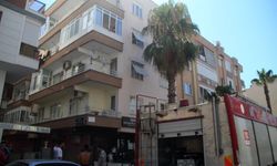 Apartmanda çıkan yangın mahalleliyi sokağa döktü