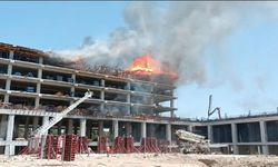 Otel inşaatının kalıpları alev alev yandı!