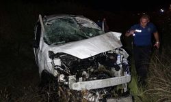 Alanya yolunda takla atan araç metrelerce sürüklendi!