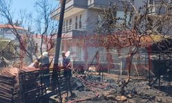 Alanya'da 3 katlı ev yanmaktan son anda kurtarıldı