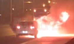 Alanya’da seyir halindeki otomobilde yangın çıktı