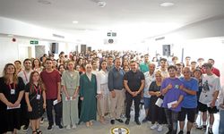 Başkan Yücel YKS’de ilk on bine giren öğrencileri ödüllendirdi