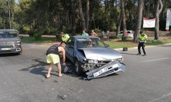 İki otomobilin çarpıştığı kazada şans eseri yaralanan olmadı