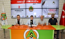 Alanyaspor’un forma kol sponsoru Kırbıyık Holding oldu