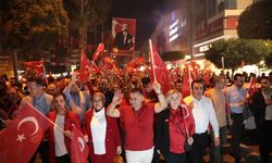 Alanya’da sokaklar Cumhuriyet’in 100. yılında doldu taştı