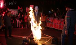 Alanya’da İsrail, Netanyahu maketi yakılarak protesto edildi