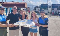 Alanya’da turistler ‘Güvenli-Huzurlu Turizm Projesi’ ile bilgilendiriliyor