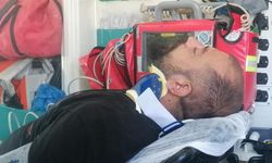 Polis tarafından yolda yarı baygın halde bulunan adam, geceyi hastanede geçirdi