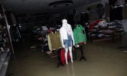 Patlayan su borusu tekstil mağazasında 3 milyon zarara yol açtı