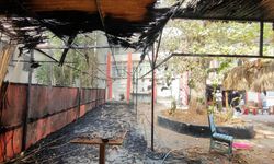 Tutuşan atık maddeler otel kamelyasına sıçradı