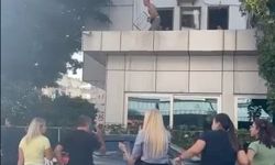 Alanya’da yabancı şahıs hastanede polise zor anlar yaşatı!