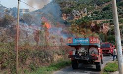Alanya’da çalılık alanda yangın çıktı! Müdahale sürüyor