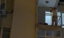 Çevreye rahatsızlık verdi, polis gelince kafasına silah dayadı