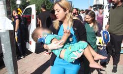 Otomobil levhaya çarptı ortalık savaş alanına döndü!