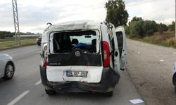 Kırmızı ışıkta bekleyen araca TIR arkadan çarptı: 1 yaralı