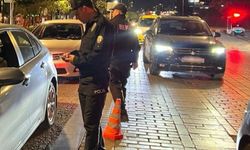 Polis korsan taksi şoförü ve yolculara acımadı