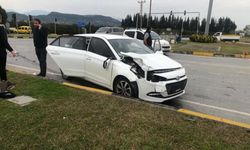 Alanya'nın komşusunda kamyonetle otomobil çarpıştı: 4 yaralı
