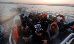 Yunanistan’ın ölüme ittiği 57 düzensiz göçmen kurtarıldı