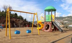 Alanya Belediyesi’nden 4 mahalleye daha yeni çocuk parkı
