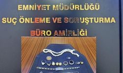 Temizlikçi olarak gittiği evi soydu!