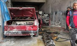 Alanya'da sanayide çıkan yangında araç kül oldu