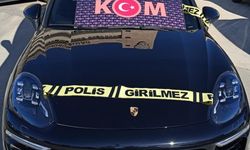 Yasa dışı yollarla Türkiye’ye sokulan 2 lüks araca el konuldu