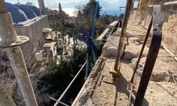 Antalya'da Saat Kulesi'nde, Roma Dönemine ait blokta Yunanca harf çıktı