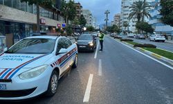Alanya’da jandarma 2 aracı trafikten men etti