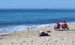 Eksi 20'den gelen turistler Alanya'da deniz keyfi yaşadı
