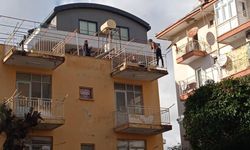 Alanya'da binanın çatısından intihar etmeye kalkıştı!