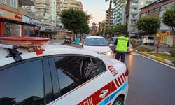 Alanya’da jandarma uygulamada 2 aracı yakaladı