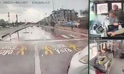 Halk otobüsüyle hafif ticari aracın çarpışma anı kamerada