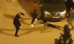 Sokağın ortasında silecekle meydan dayağı