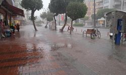 Alanya’da sağanak yağış etkili oldu
