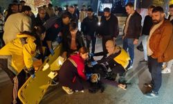 Motosikletin yayaya çarptığı kaza seyirlik oldu
