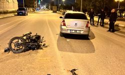 Alanya’da korkutan kaza motosiklet ile otomobil çarpıştı: 1 yaralı
