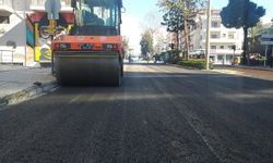 Alanya’da o cadde konforlu asfaltla buluşturuldu