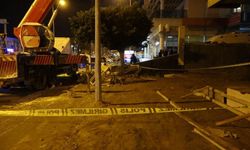 Alanya'da vinçten kopan parça inşaat işçisini yaraladı