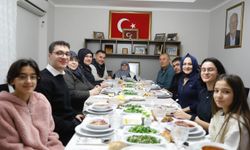 Başkan Yücel, çocukluk arkadaşı şehidin ailesi ile iftar açtı 