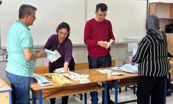Alanya’da sandıkların açılması ile oy sayımına başlandı