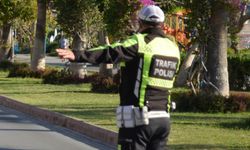 Alanya'da ehliyetsiz sürücü ve aranan şahıs yakalandı