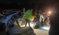 3 aracın birbirine girdiği feci kazada 3 ölü 