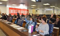 Tüm Emekliler Sendikası Alanya Şubesi genel kurula gitti