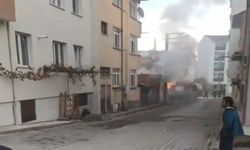 Alanya'da elektrik direği alev alev yandı| Vatandaşlar büyük panik yaşadı