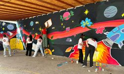 Alanya'da okul duvarları sanatla buluştu